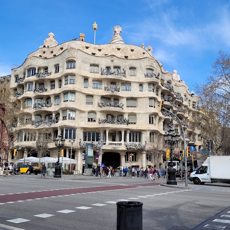Patrick Guide Barcelona - Patrick Guide Barcelona, Passatge Madoz, 6, 1o 1a, Ciutat Vella, 08002 Barcelona, Spain
