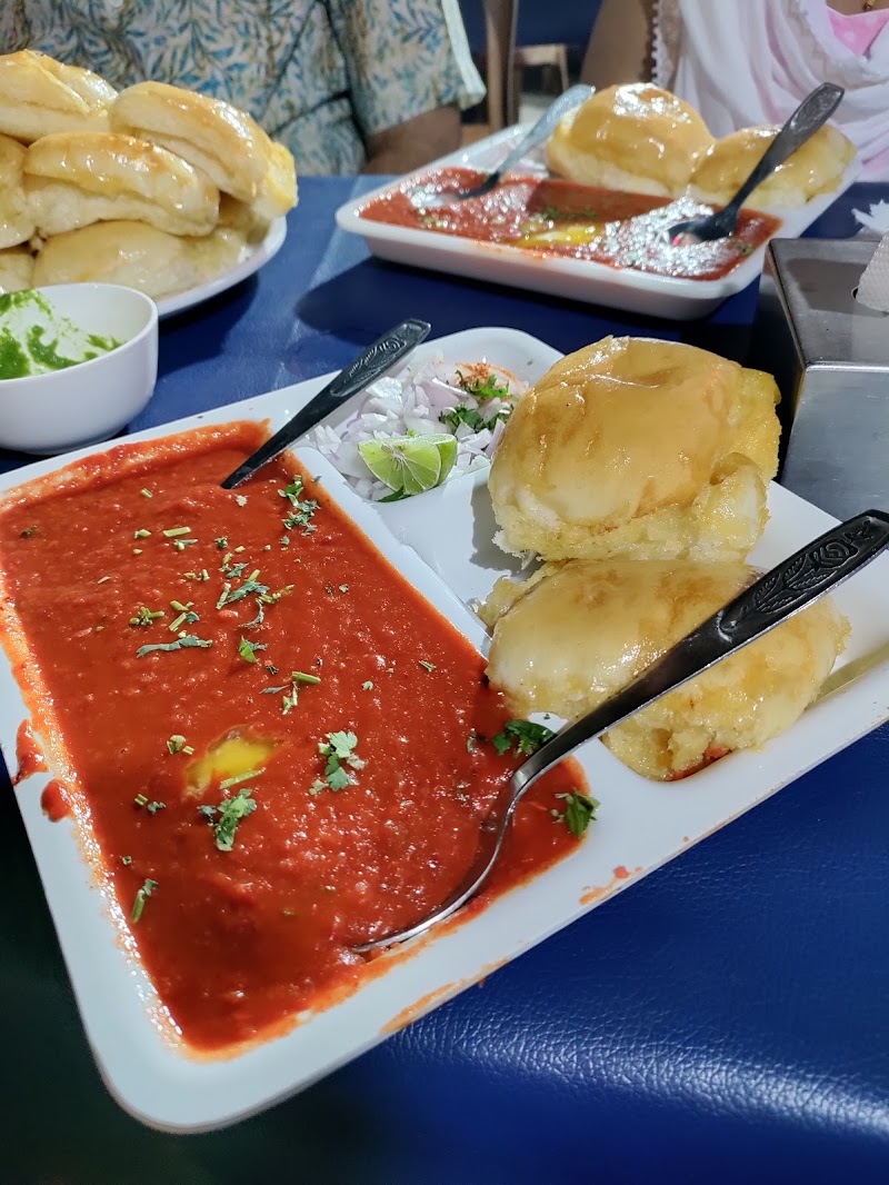 Shri Gurukrupa Veg Restaurant - Shri Gurukrupa Veg Restaurant Kondeshwar Bhuvan, 1, Tilak Rd, Sindhu Wadi, Ghatkopar East, Mumbai, Maharashtra 400077, India