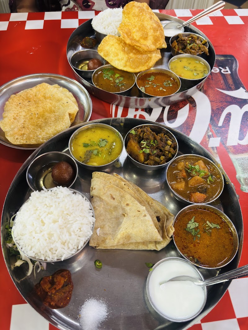 Hotel Ganesh Bhuwan - Hotel Ganesh Bhuwan Kolhapur - Ratnagiri Rd, opposite ST stand, Police Head Quarters, Ratnagiri, Maharashtra 415612, India