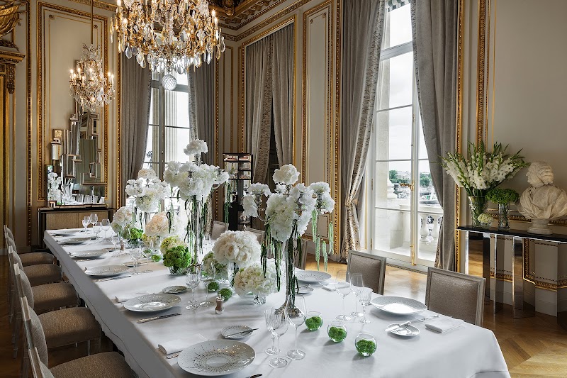 Hôtel de Crillon, A Rosewood Hotel - Hôtel de Crillon, A Rosewood Hotel 10 Pl. de la Concorde, 75008 Paris, France