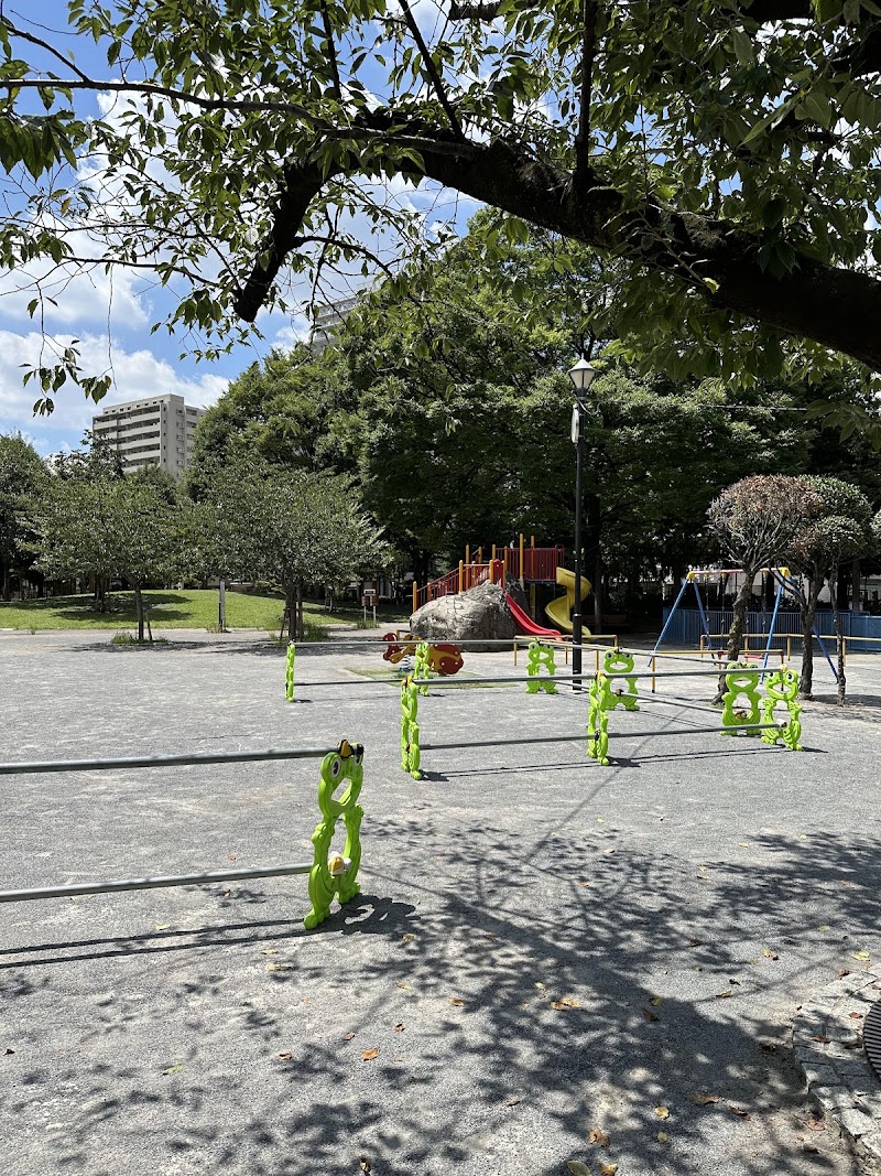 Nippori South Park - Nippori South Park, 5-chōme-19-1 Higashinippori, Arakawa City, Tokyo 116-0014, Japan