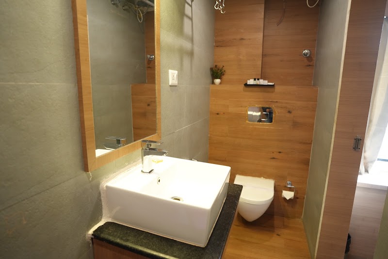 Silkhouse Premier Hotel - Silkhouse Premier Hotel 5th floor, Besides Harilal's sweets, KV complex, Bailey Rd, RPS More, Kaliket Nagar, Patna, Bihar 801503, India