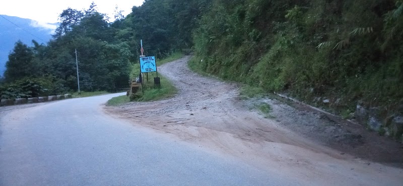 Zero Point Bongten Changey - Zero Point Bongten Changey, 75F6+HH8, Pelling - Dentam Rd, Sikkim 737113, India