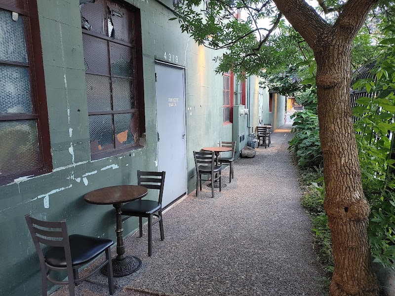 Common Grounds Coffeehouse - Common Grounds Coffeehouse, 4321 SE Hawthorne Blvd, Portland, OR 97215, USA