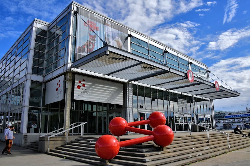 Montreal Science Centre - Montreal Science Centre, 2 R. de la Commune O, Montréal, QC H2Y 4B2, Canada