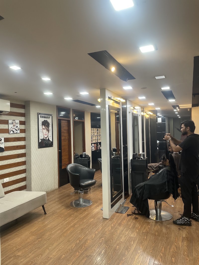 Toni&Guy Calicut - Toni&Guy Calicut, 1st Floor, Orris Tower, Thondayad Bypass Road, opposite Hilite Mall, Palazhi, Kozhikode, Pantheeramkavu, Kerala 673014, India