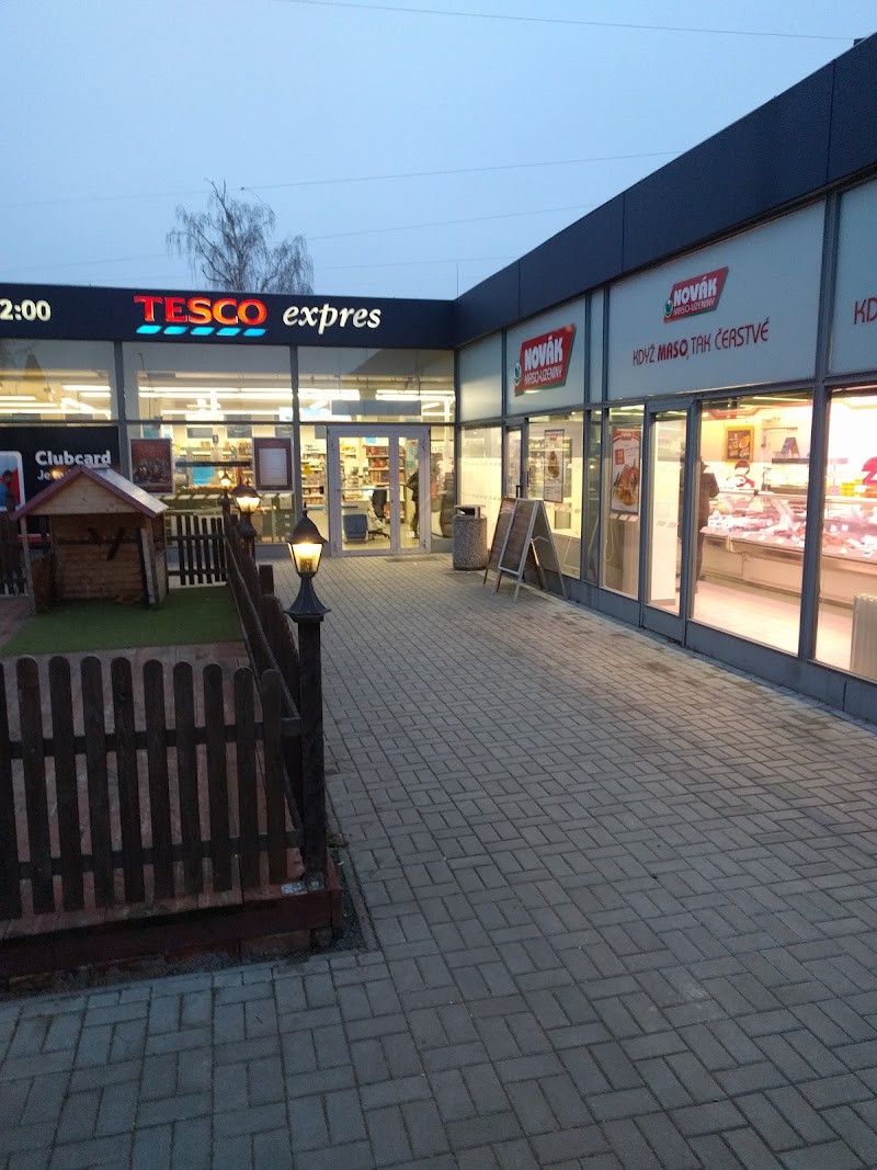 Tesco Expres - Tesco Expres 29A, Na Pískách 1815, Hanspaulka, 160 00 Praha-Praha 6, Czechia