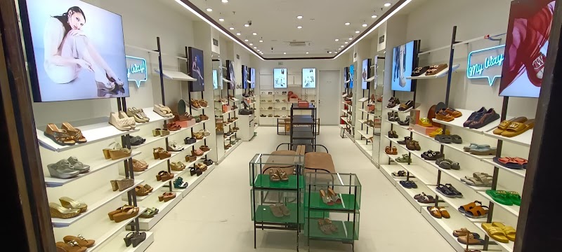 CATWALK _ L&T Mall Punjagutta Hyd. - CATWALK _ L&T Mall Punjagutta Hyd., L&T Mall Punjagutta Hyderabad Catwalk Worldwide Pvt. Ltd Shop No 29, L3 2nd Floor, Ward No. 89, L&T Mall Next Galleria, Nagarjuna Hills, Punjagutta, Hyderabad, Telangana 500082, India