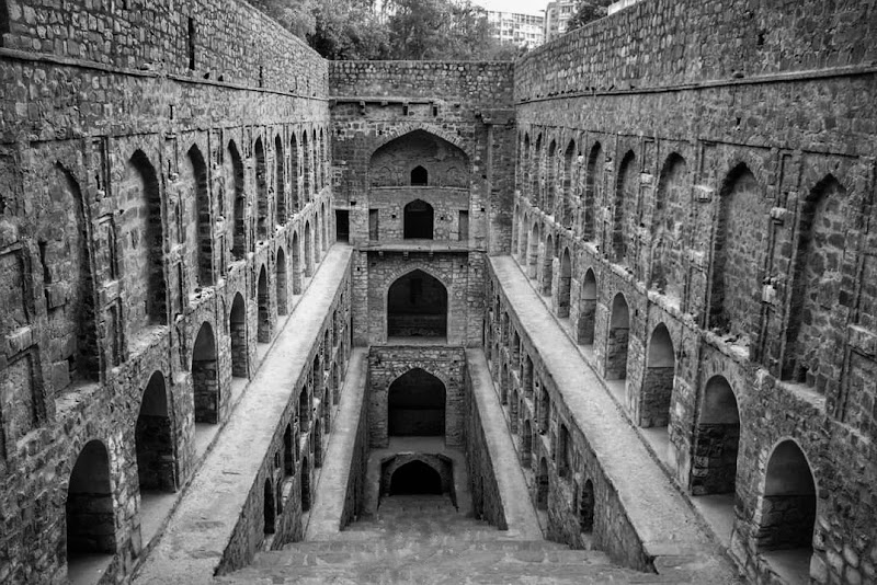 Agrasen ki Baoli - Agrasen ki Baoli Hailey Rd, Hamdard Nagar, Vakil Lane, Mandi House, New Delhi, Delhi 110001, India