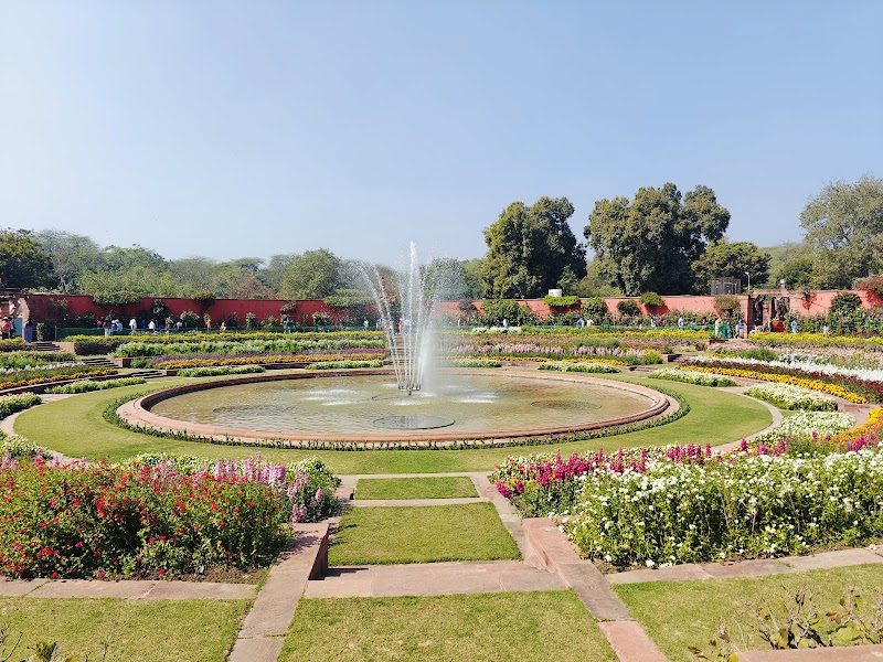 Rashtrapati Bhavan Udyaan - Rashtrapati Bhavan Udyaan J675+QJC, Rashtrapati Bhavan Rd, Central Secretariat, Kartavya Path, New Delhi, Delhi 110001, India