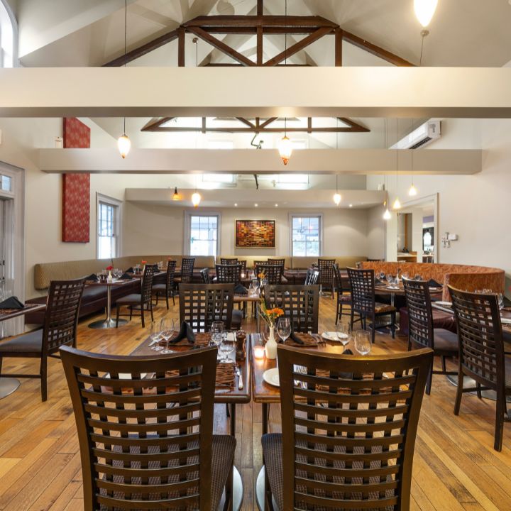 Zees Wine Bar & Grill - Zees Wine Bar & Grill 92 Picton St, Niagara-on-the-Lake, ON L0S 1J0, Canada