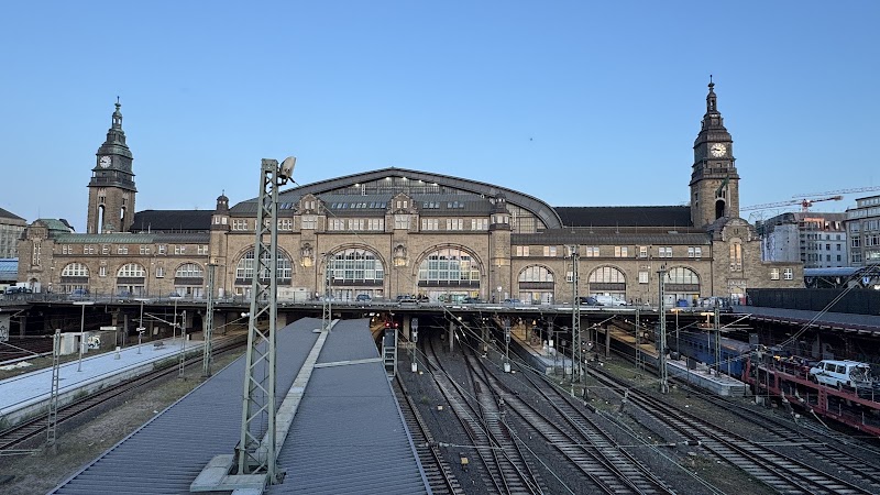 Hamburg Central Station - Hamburg Central Station, Hachmannplatz 16, 20099 Hamburg, Germany