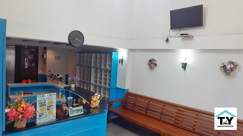 T Y. Guest House - T Y. Guest House, 152/4 Si Lom Rd, Khwaeng Suriya Wong, Khet Bang Rak, Krung Thep Maha Nakhon 10500, Thailand