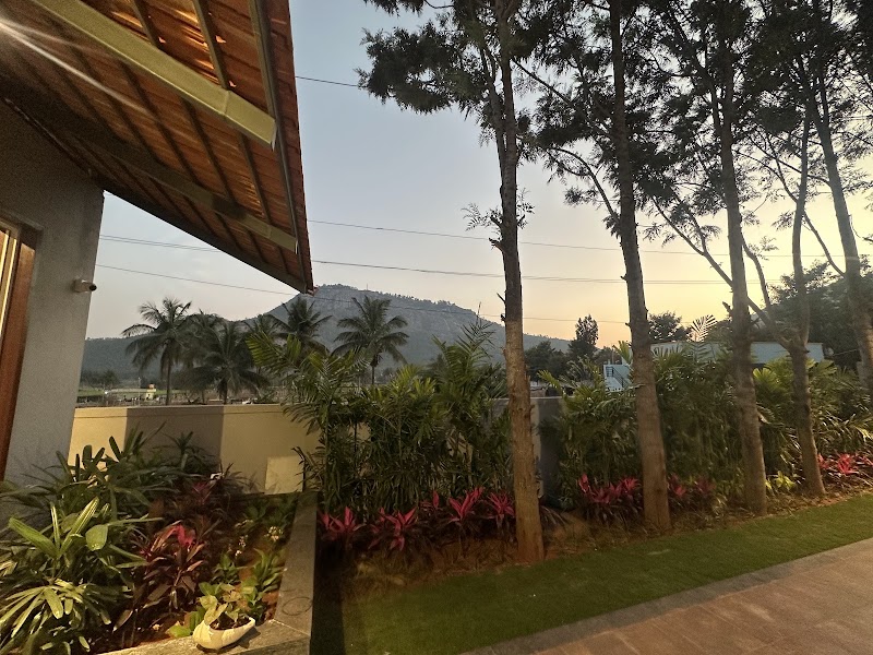 Viewtopia- luxury homestay - Viewtopia- luxury homestay Plot No #63 #64, Singatakadirenahalli village Nandi post Chickballapur, Taluk, Nandi Hills, Singadikadirenahalli, Karnataka 562103, India