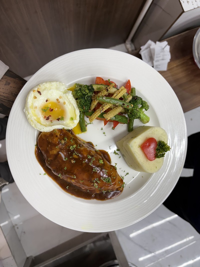 Bougainvillea Cafe & Bistro - Bougainvillea Cafe & Bistro 234C, Prince Anwar Shah Rd, nearby South City Mall, Lords More, Jodhpur Colony, Lake Gardens, Kolkata, West Bengal 700045, India