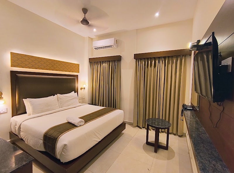 Hotel Comorin Grand - Hotel Comorin Grand, Main Road, Kanniyakumari, Kottaram East, Tamil Nadu 629702, India