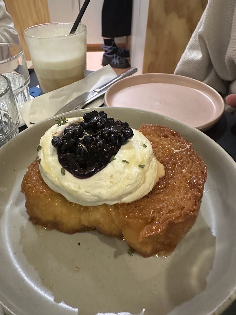 may cafe - may cafe U Kanálky 1559/5, 120 00 Praha 2-Vinohrady, Czechia