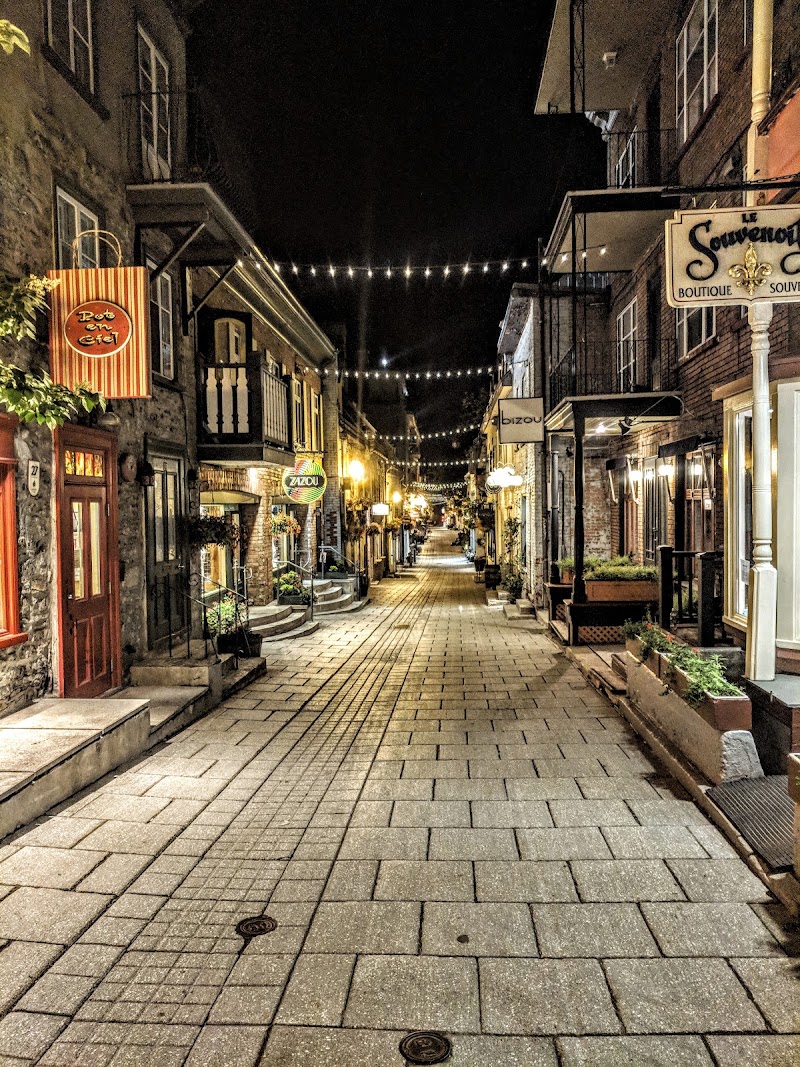 Funiculaire du Vieux-Québec - Funiculaire du Vieux-Québec, 16 Rue du Petit Champlain, Québec, QC G1K 4H4, Canada