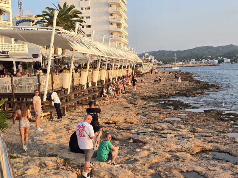Café Mambo Ibiza - Café Mambo Ibiza, Carrer Vara de Rey, 40, 07820 Sant Antoni de Portmany, Illes Balears, Spain