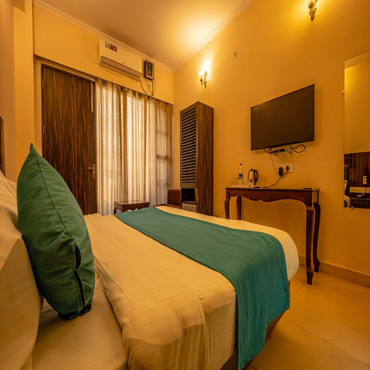Hotel Rishikesh Grand - Hotel Rishikesh Grand 48JF+PGH, Badrinath Marg, Tapovan, Rishikesh, Uttarakhand 249192, India
