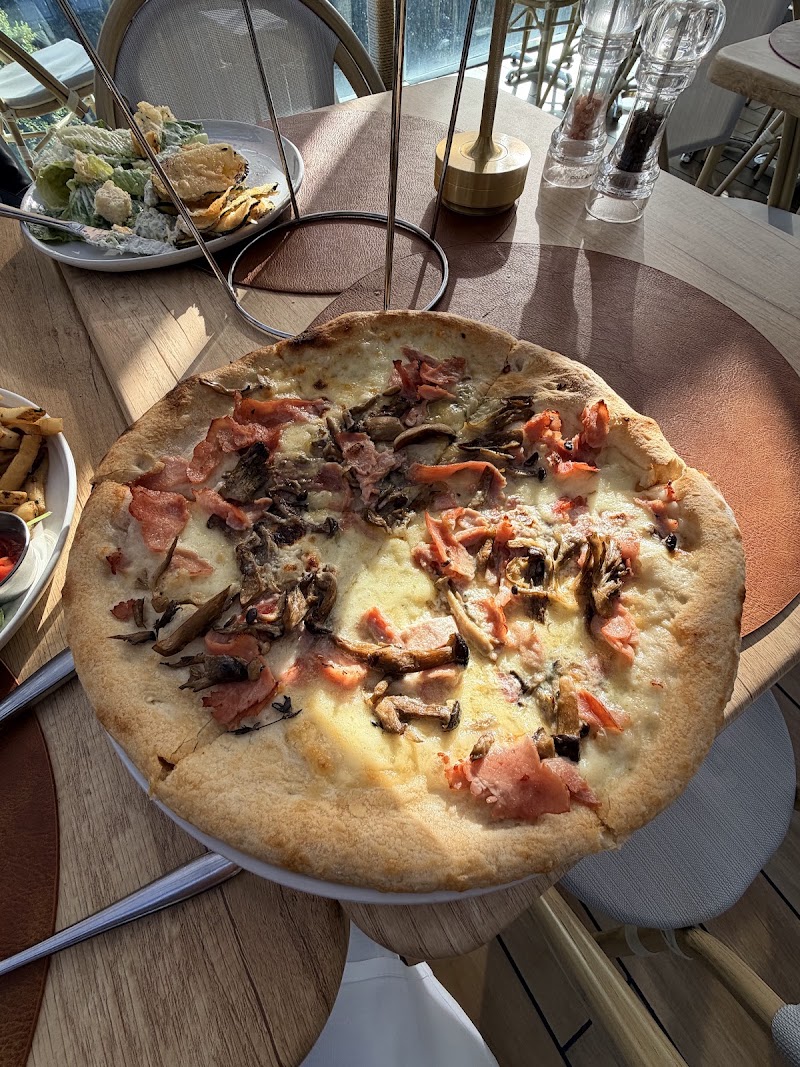 LouLou Santa Monica - LouLou Santa Monica 395 Santa Monica Pl #300, Santa Monica, CA 90401, USA
