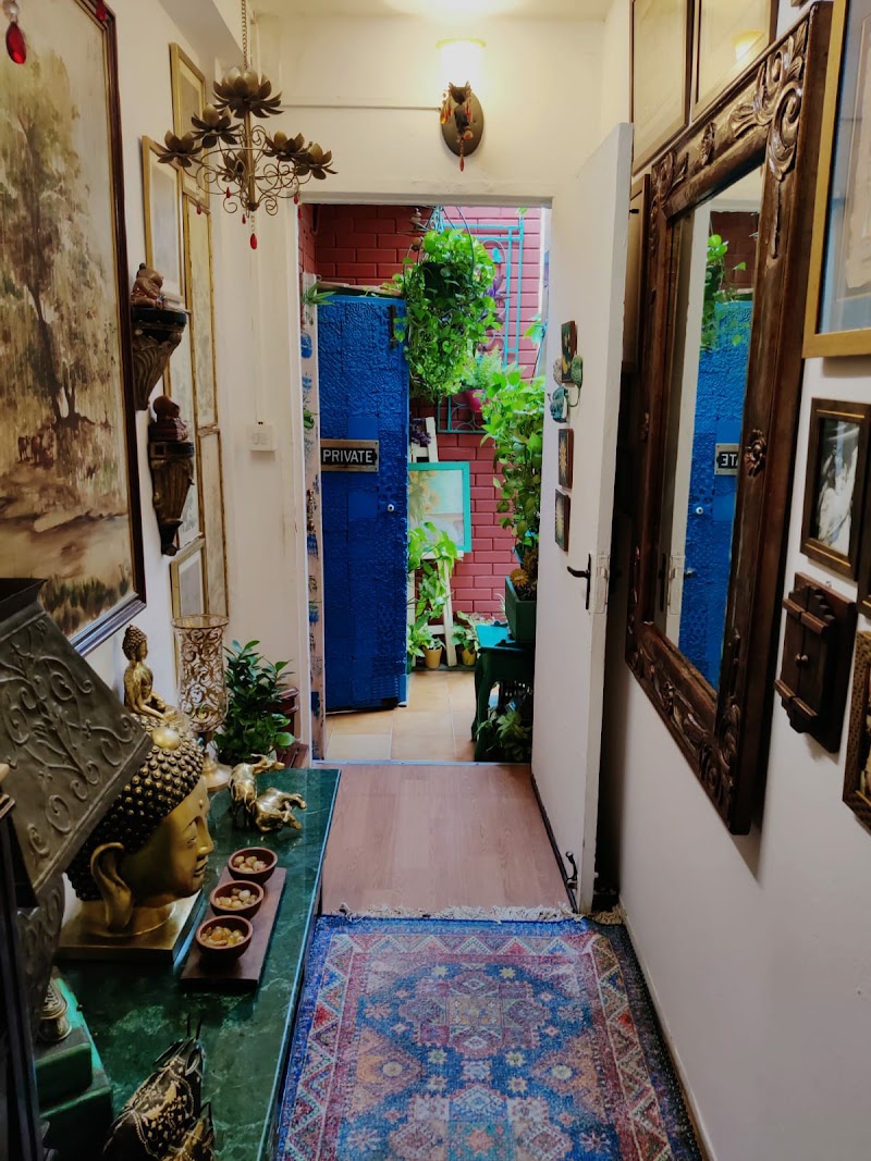 On The House - Bed and Breakfast (2nd Floor) - On The House - Bed and Breakfast (2nd Floor) B-4/120 2nd floor, B4 Block, Safdarjung Enclave, New Delhi, Delhi 110029, India