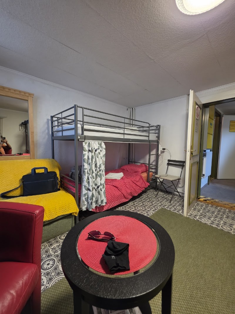 Friendly Hostel Zürich - Friendly Hostel Zürich Strehlgasse 3, 8001 Zürich, Switzerland