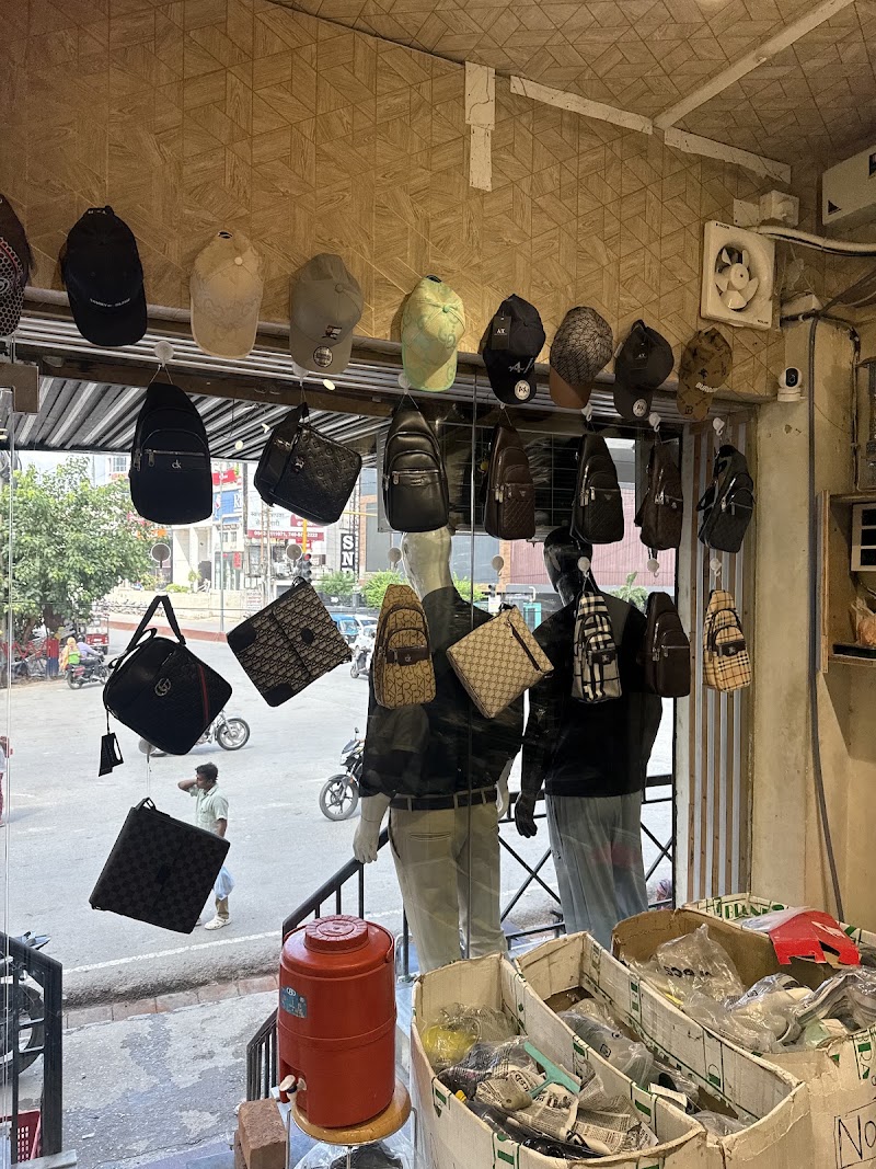 Panther fashion hub Vns - Panther fashion hub Vns, Tilbhandeshwer, Bhelupur, Thana, Varanasi, Uttar Pradesh 221001, India