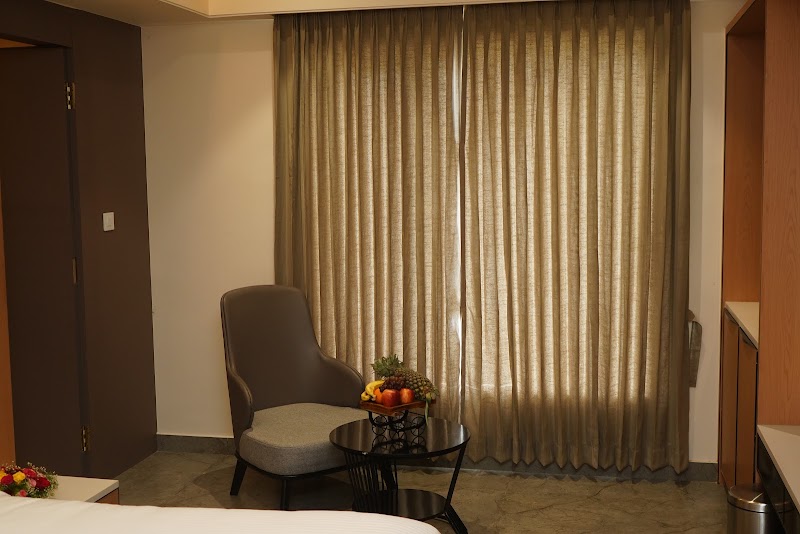 VANTARA SUITES - VANTARA SUITES SURVEY-642/2A,3RD MAIN ROAD,KATPADI TO VELLORE ROAD, 3rd East Main Rd, opp. to BURGER KING, opp. to DARLING ELECTRONICS, V G Rao Nagar, Bharathi Nagar, Katpadi, Vellore, Tamil Nadu 632007, India