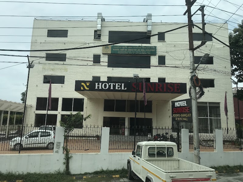 Sunrise Hotel - Sunrise Hotel 113/2, Rajpur Rd, Hathibarkala Salwala, Dehradun, Uttarakhand 248001, India