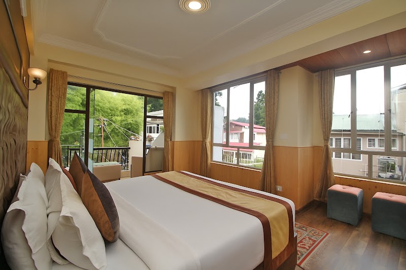 Hotel Himalayan Retreat - Hotel Himalayan Retreat THE MALL, Franklyn Prestage Road, below Bhanu Bhawan, beside DDA AGRICULTURE ADMININSTRATION BUILDING, Chauk Bazaar, Darjeeling, West Bengal 734101, India