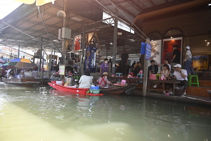 ตลาดน้ำเหล่าตั๊กลัก (ปากคลองลัดพลี)Lao Tuk Luck floating market - ตลาดน้ำเหล่าตั๊กลัก (ปากคลองลัดพลี)Lao Tuk Luck floating market ทางหลวงสาย325 ทางไปวัดสุน, GXC4+HR3 ตำบล ดำเนินสะดวก อำเภอดำเนินสะดวก ราชบุรี 70130, Thailand