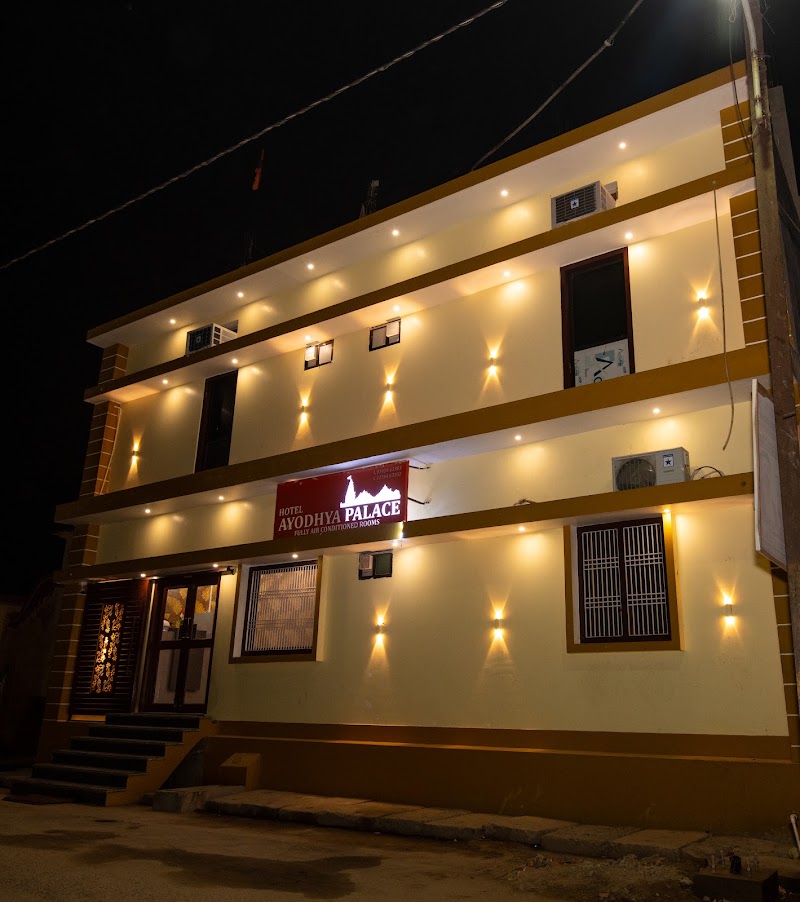 Hotel Ayodhya Palace - 400 Mtrs from HANUMAN GARHI.