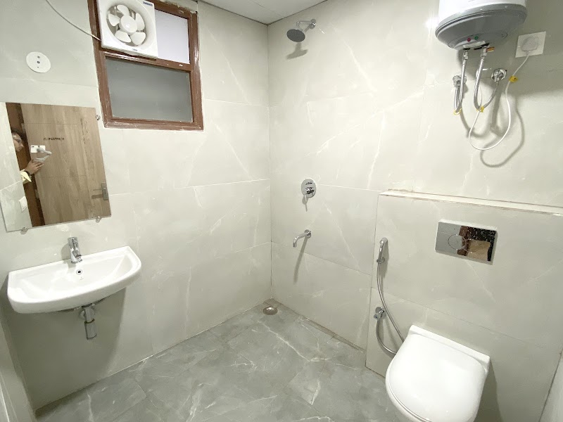 Blossom Stayz - DLF Phase3 - Blossom Stayz - DLF Phase3 1, T19 Rd, DLF Phase 3, Sector 24, New Delhi, Gurugram, Haryana 122002, India