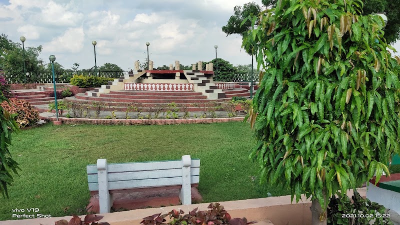 Lucky Burj - Lucky Burj 5RPX+PFW, Chatra Vilas Garden, Nayapura, Kota, Rajasthan 324001, India