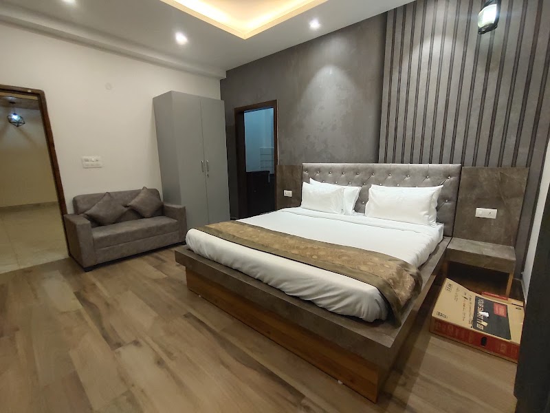 The Empire Luxury Suites - The Empire Luxury Suites Plot No 684, Sector 45, Gurugram, Haryana 122022, India