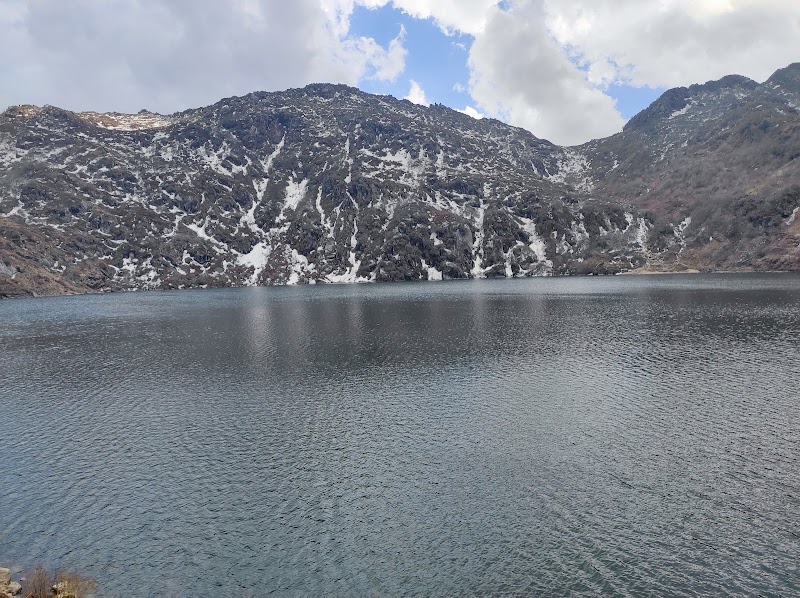 TSOMGO LAKE VIEW POINT - TSOMGO LAKE VIEW POINT, 9QHC+884, Jawaharlal Nehru Rd, Sikkim 737102, India