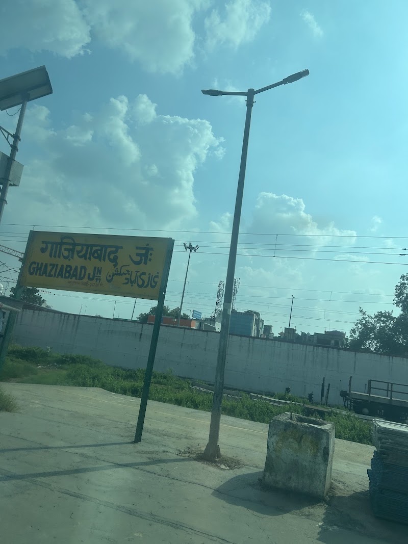Ghaziabad Railway Station - Ghaziabad Railway Station, 224, Bhur Bharat Nagar, Railway Colony, Madhopura, Ghaziabad, Uttar Pradesh 201009, India