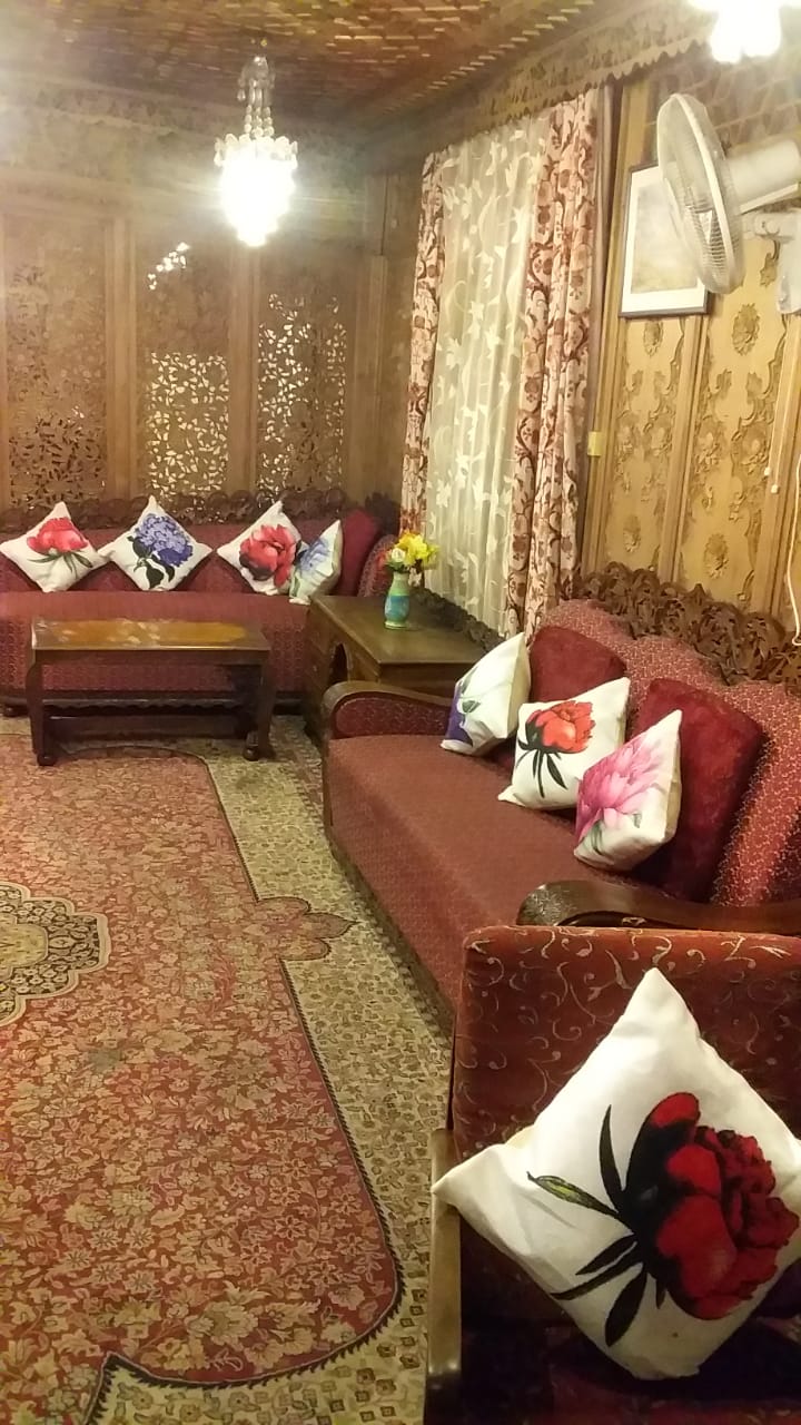 Morningstar Group Of Houseboats - Morningstar Group Of Houseboats, Dal Lake Ghat No.13 Opposite Hotel Duke Boulvard Road Srinagar, Karapura, Rainawari, Srinagar, 190001