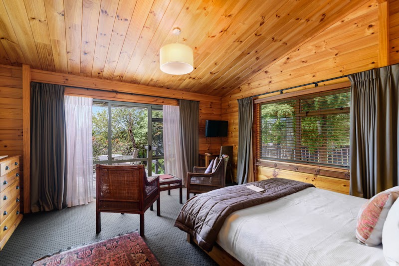 Koura Lodge - Koura Lodge 209 Kawaha Point Road, Kawaha Point, Rotorua 3010, New Zealand