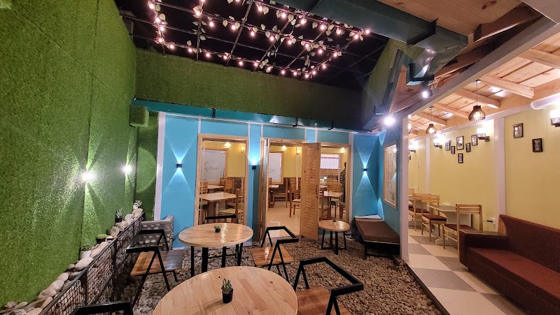 Hotel Hidden Chalet - Hotel Hidden Chalet, near Kurmanchal Bank, Mallital, Nainital, Uttarakhand 263001, India