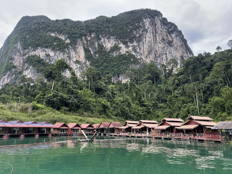 Klong Ka lakehouse - Klong Ka lakehouse, XM5V+QR2, Khao Phang, Ban Ta Khun District, Surat Thani 84230, Thailand