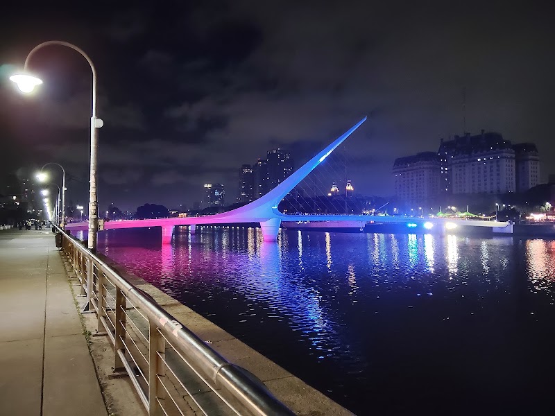 Puente de la Mujer - Puente de la Mujer, Rosario Vera Peñaloza 400, C1107 Cdad. Autónoma de Buenos Aires, Argentina