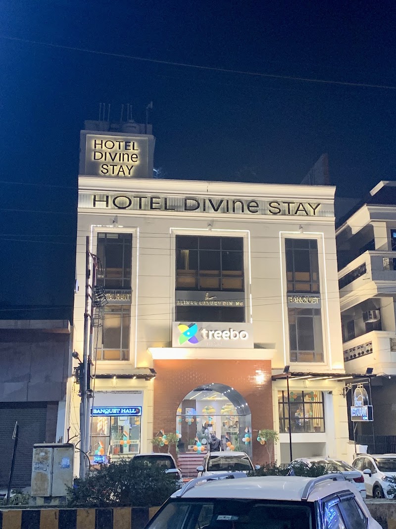 Blinkk Restaurant By Zoca - Blinkk Restaurant By Zoca 62A/1/50/2A, Dr Lohia Rd, near Auto sales petrol pump, Civil Lines, Prayagraj, Uttar Pradesh 211001, India