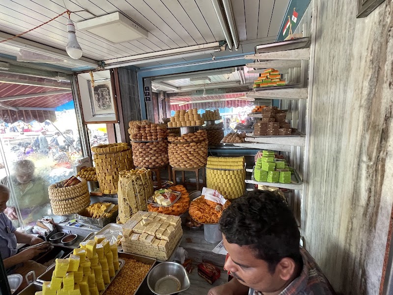 Guru Sweet Mart - Guru Sweet Mart, Shop No: 1, Devaraja Market Building, Near K.R. Circle, Sayyaji Rao Rd, Devaraja Mohalla, Shivarampet, Mysuru, Karnataka 570001, India