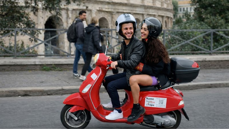 VESPA TOUR OF ROME - ROME BY VESPA - VESPA TOUR OF ROME - ROME BY VESPA, Via della Madonna dei Monti, 00184 Roma RM, Italy