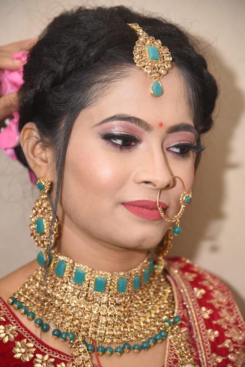 MAJESTIC SALON - MAJESTIC SALON dream palace hotel, road binind, near GC academy, Deepak Nagar, Malviya Nagar, Durg, Chhattisgarh 491001, India
