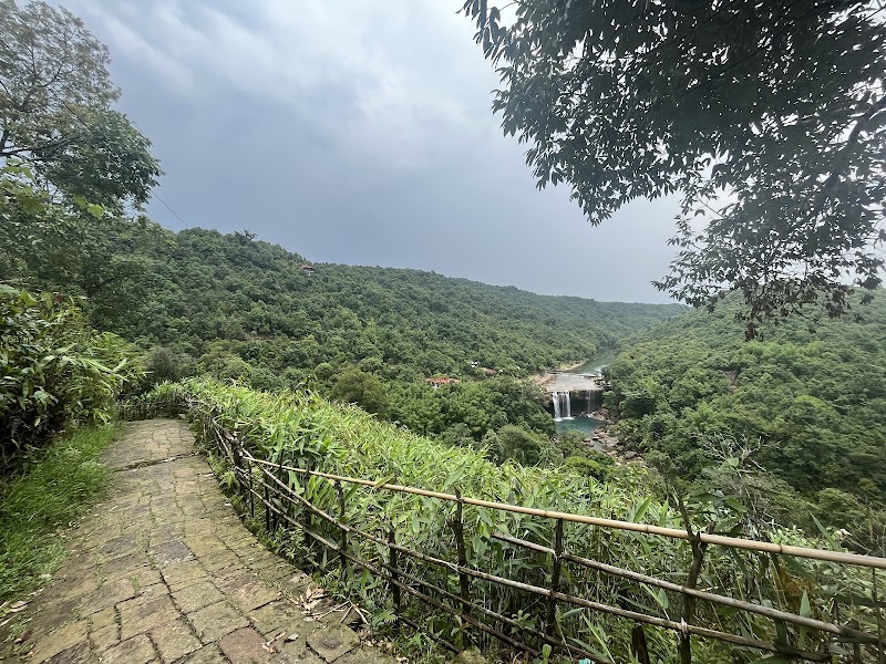 Krang Suri Waterfall - Krang Suri Waterfall Krang Suri Rd, Umlārem, Meghalaya 793161, India