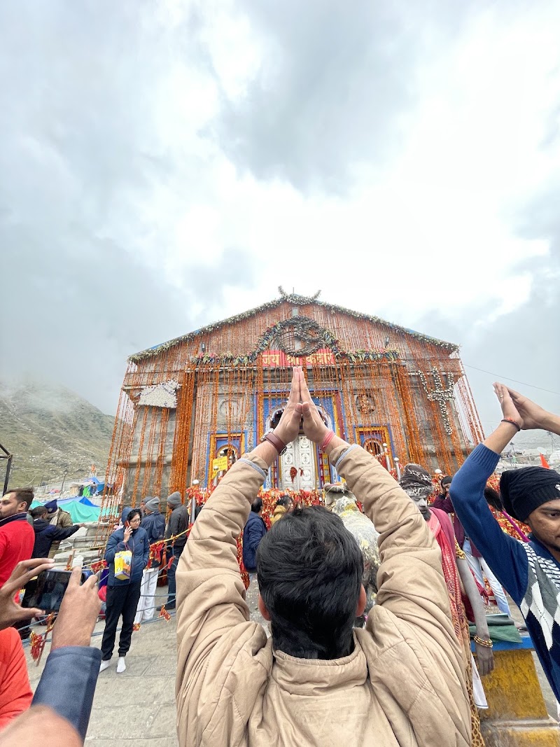 Helipad Kedarnath - Helipad Kedarnath, P3Q9+925, Trekking Way, Kedarnath, Uttarakhand 246445, India