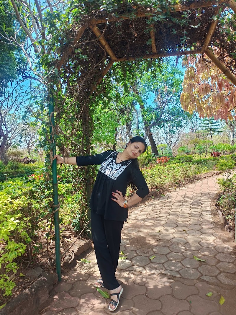 The Oakwood Nidhivan Farm by Videek Party Place - The Oakwood Nidhivan Farm by Videek Party Place 8V5M+WWJ, Panchgaon, Binola, Haryana 122413, India